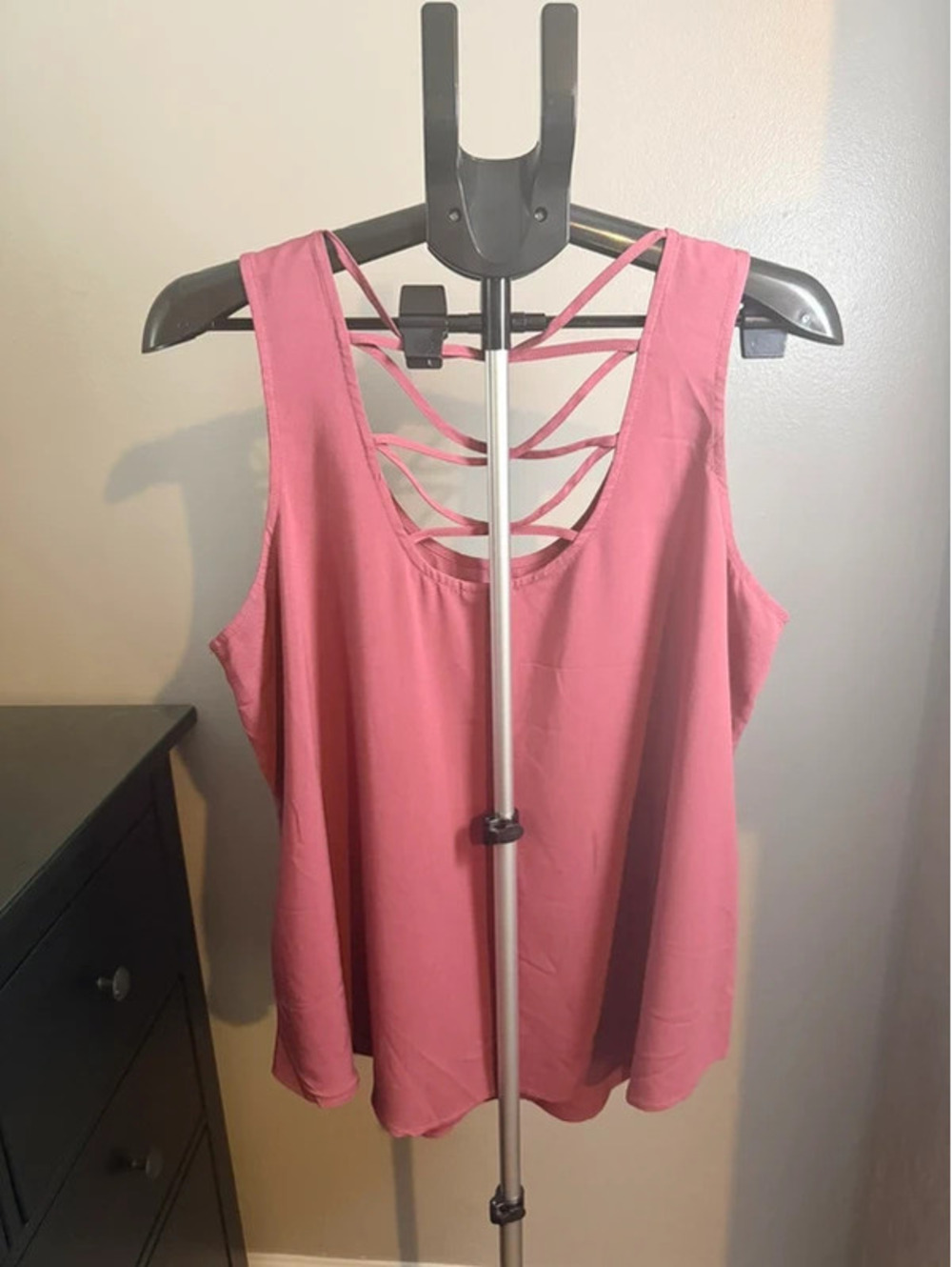 Torrid Pink Strappy Back Tank Size 1 - Picture 2 of 3